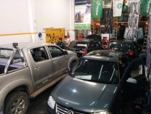 Colocación de Cristales para el Automotor- Warnes Repuestos NOA